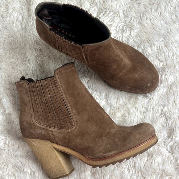 GORGEOUS Vintage Prada Sz 39 Brown Suede Surde Chunky Ankle Booties 90s Y2K Heel - Picture 1 of 8
